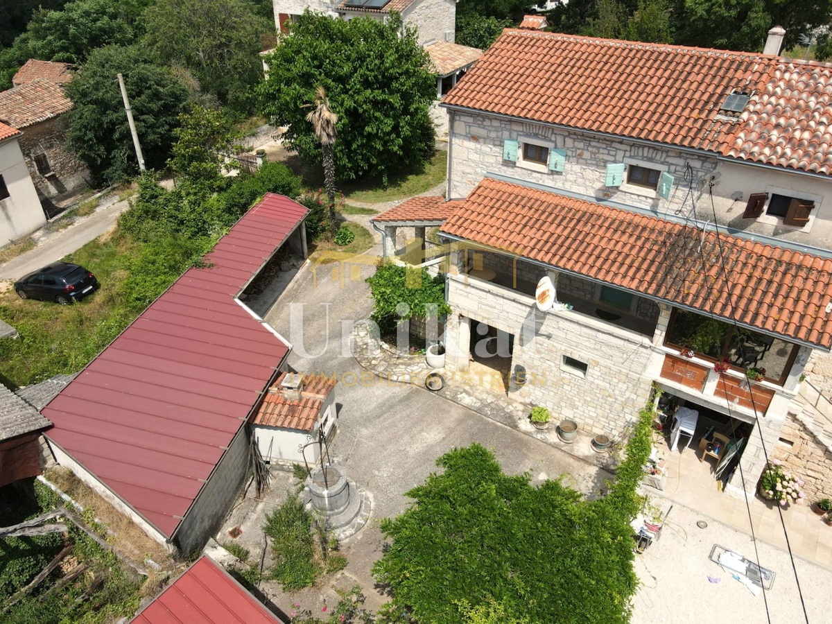 Prenovljena kamnita hiša